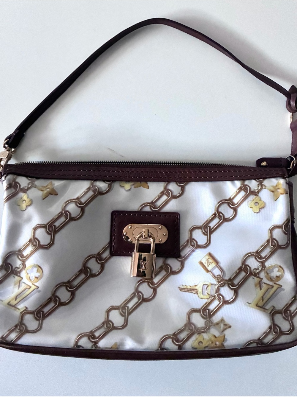 Louis Vuitton vintage chain pochette